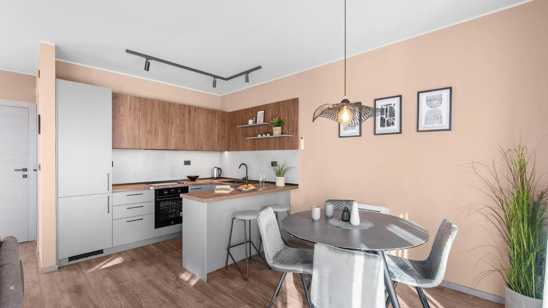 Luxury Apartment With Private Swimming Pool Brtonigla