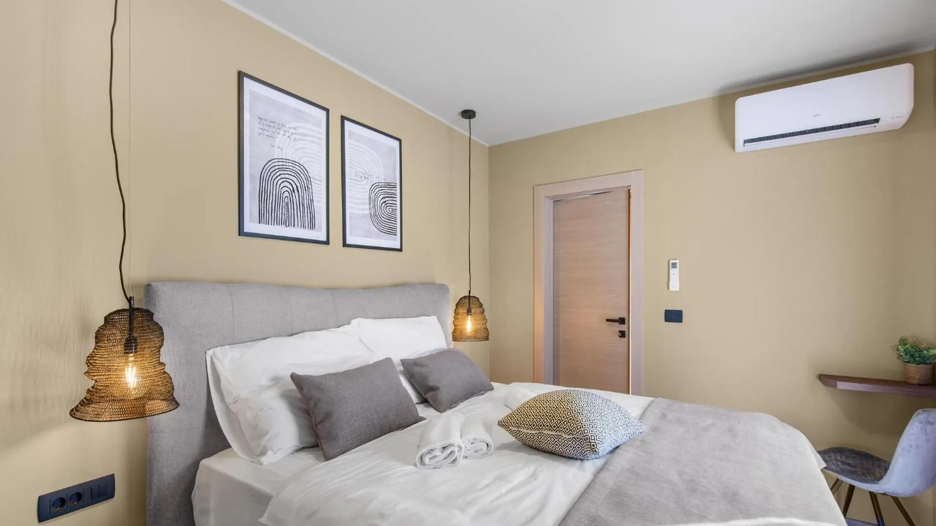 Luxury Apartment With Private Swimming Pool Brtonigla