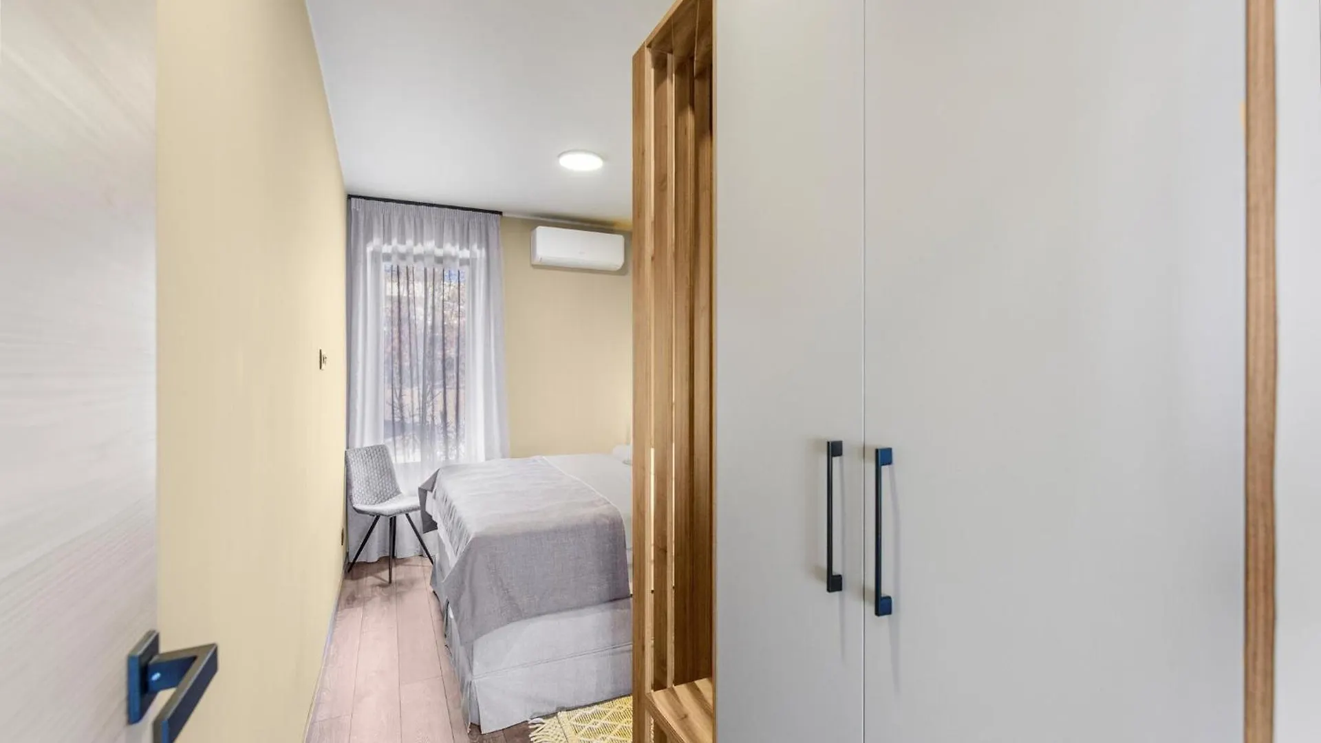Luxury Apartment With Private Swimming Pool Brtonigla